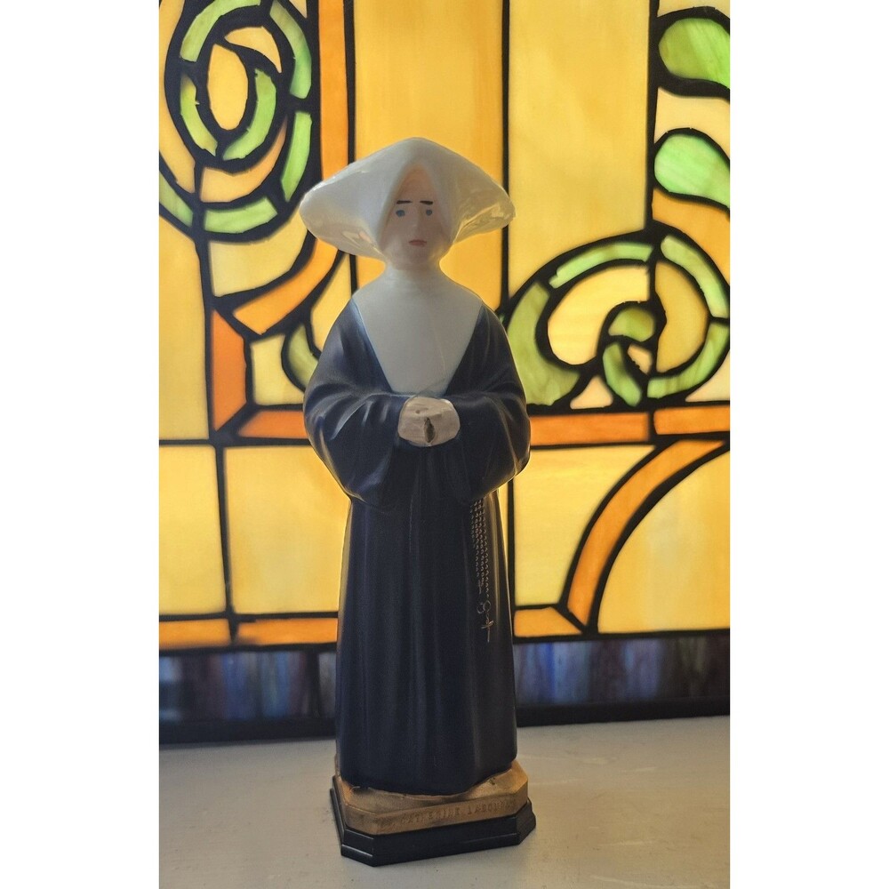 Vintage BLESSED ST. CATHERINE LABOURE STATUE Religious Figurine Plastic 6” Nun